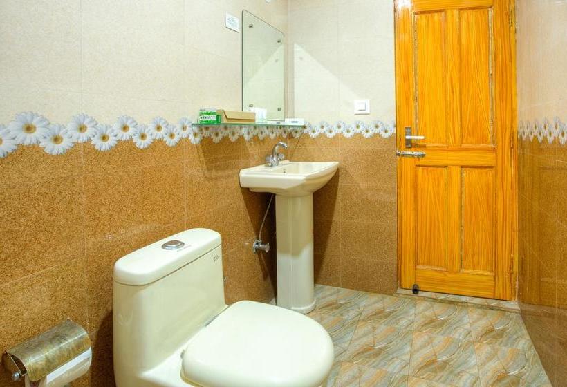 Отель Treebo The Lily