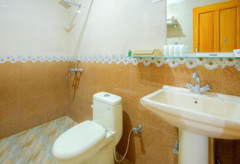 Отель Treebo The Lily