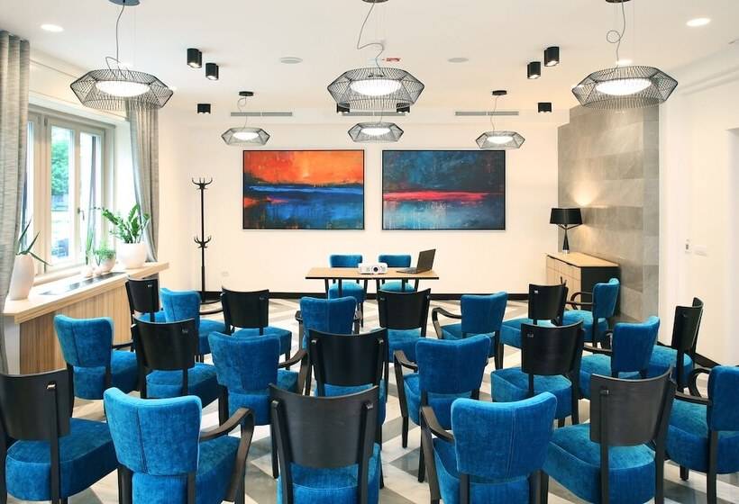 Urban Boutique Hotel Center