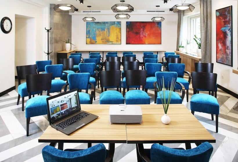 Urban Boutique Hotel Center