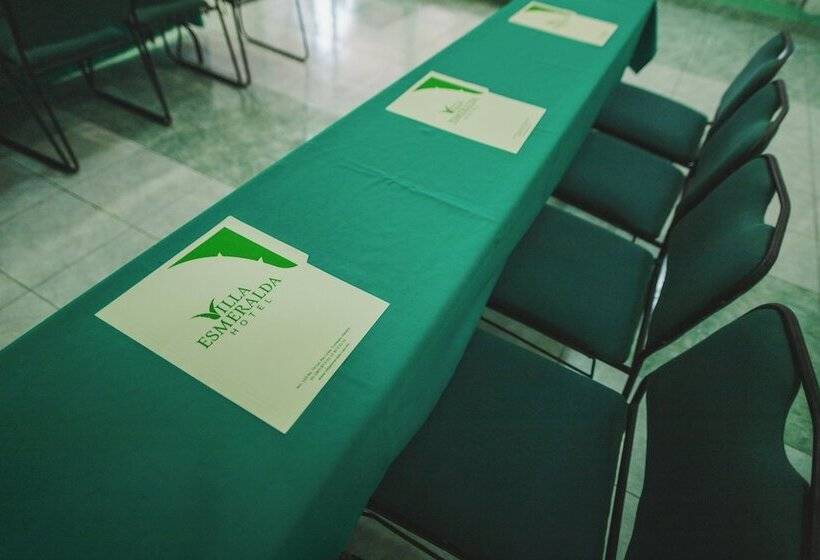 ホテル Villa Esmeralda