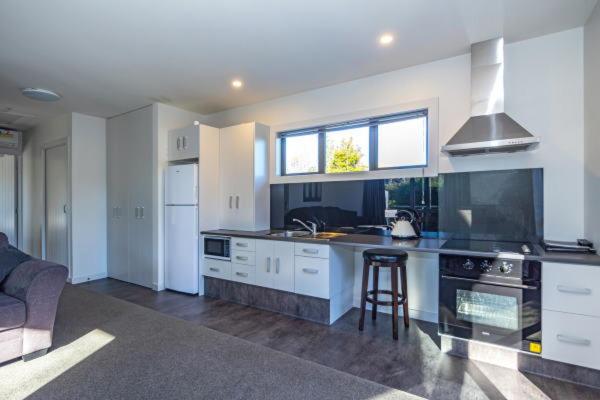 Мотель Black On Grey