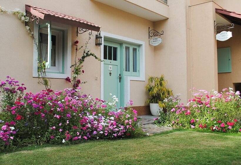 منتجع Karma Chalets