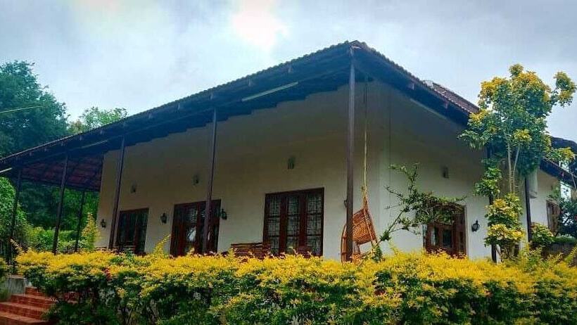 リゾートホテル Safari Land Villa Masinagudi   Hostel