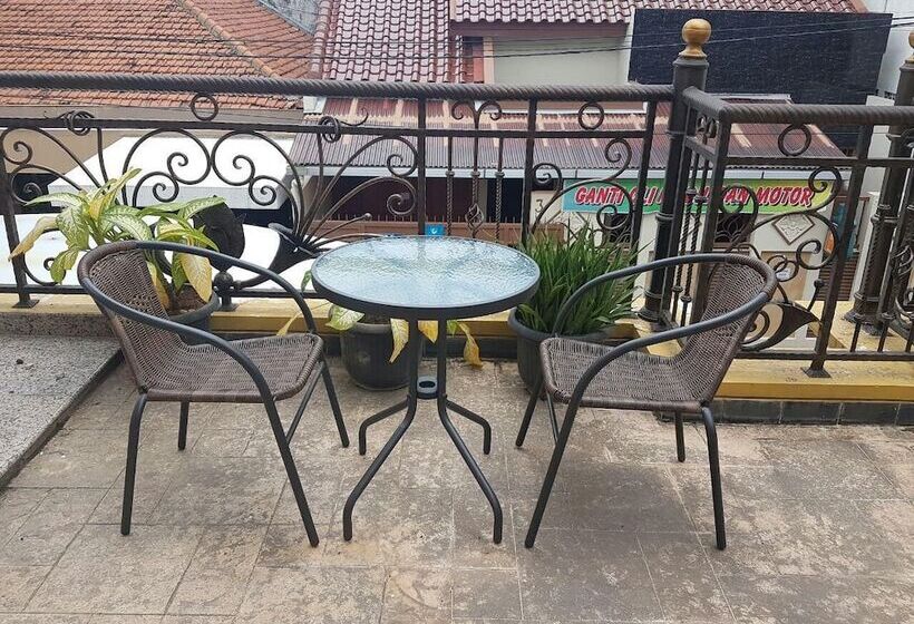 The Backpacker Semarang   Hostel