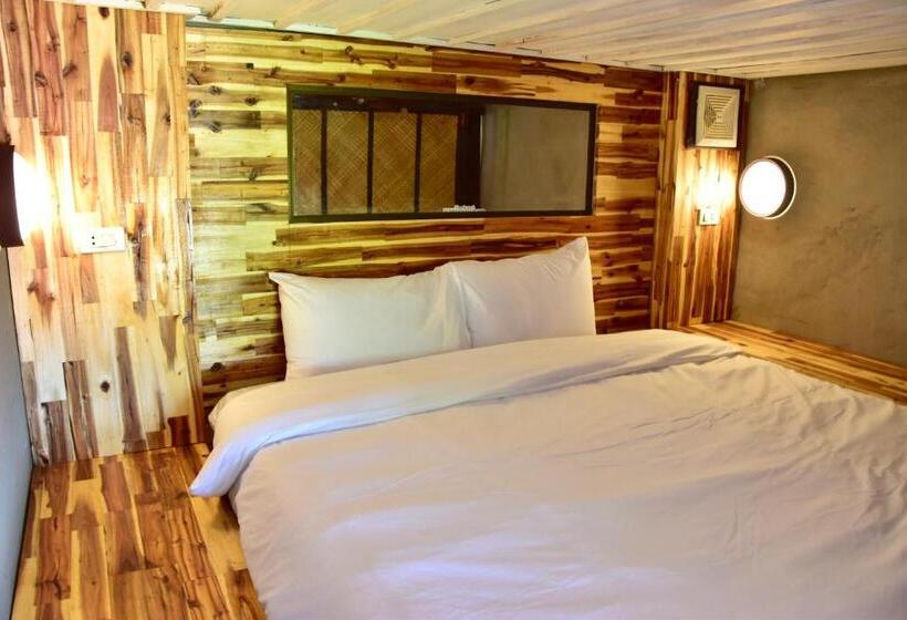 هاستل Mad Monkey Luang Prabang