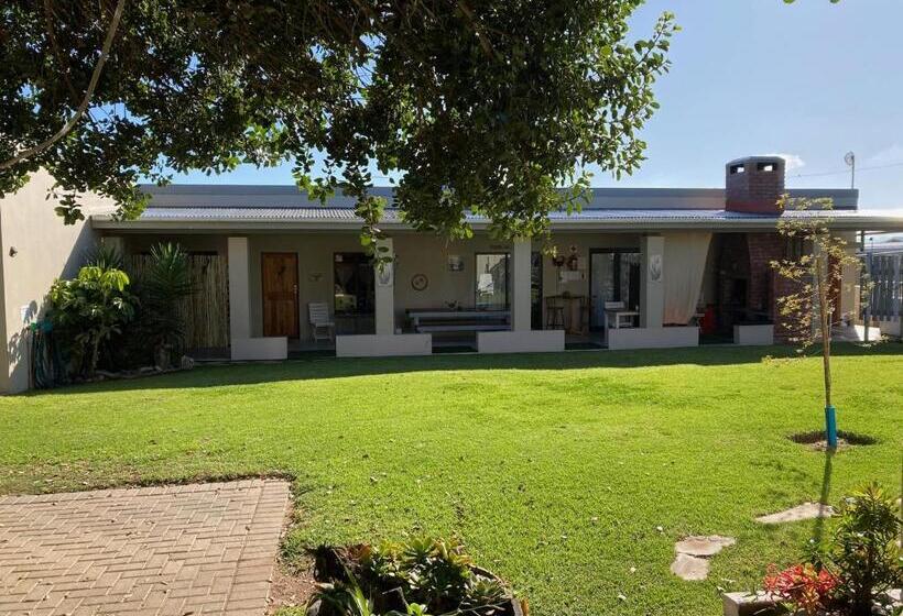 הוסטל Waves Of Witsand