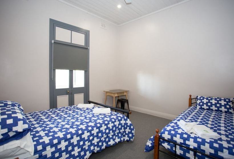 Australian Hotel Grafton