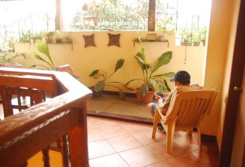 تختخواب و صبحانه Centro Mactan Suites