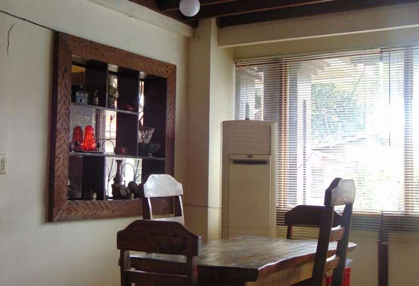 تختخواب و صبحانه Centro Mactan Suites