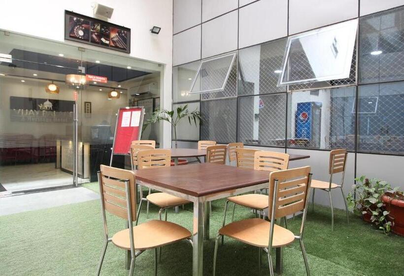 Collection O Hotel Vijay Palace