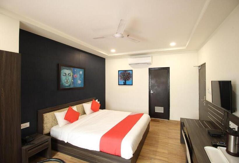 Collection O Hotel Vijay Palace