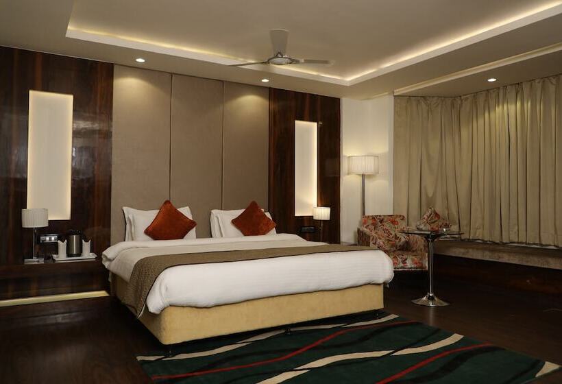 Отель 5 Flowers Ananta Elite, Kota