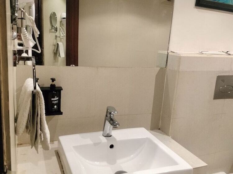 Отель 5 Flowers Ananta Elite, Kota