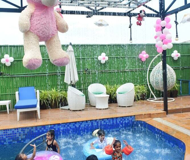 Отель 5 Flowers Ananta Elite, Kota