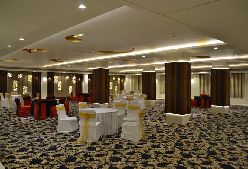 Отель 5 Flowers Ananta Elite, Kota