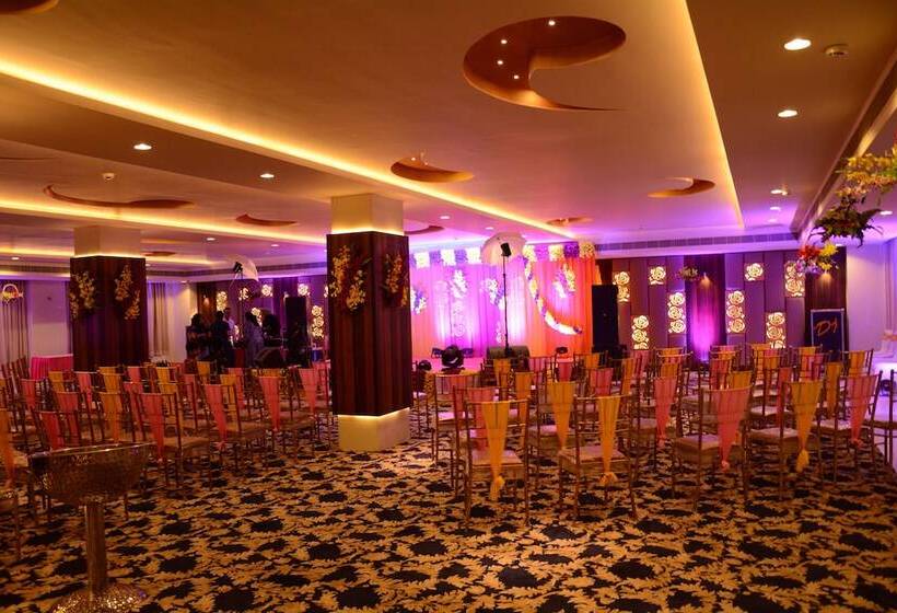 Отель 5 Flowers Ananta Elite, Kota