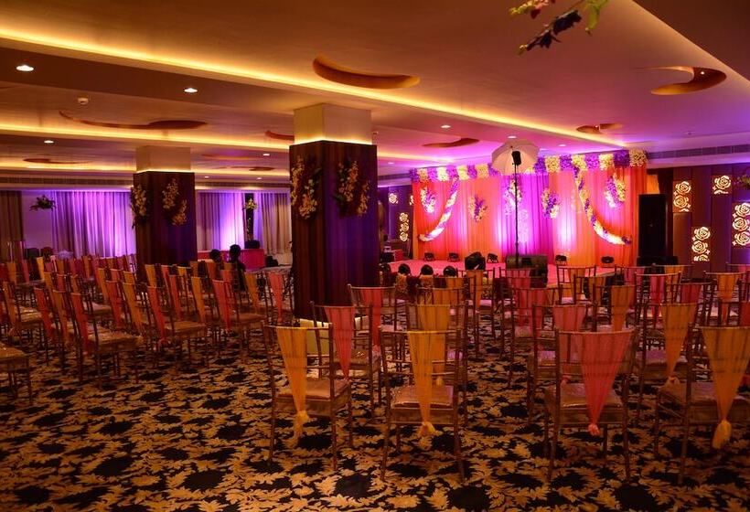 Отель 5 Flowers Ananta Elite, Kota