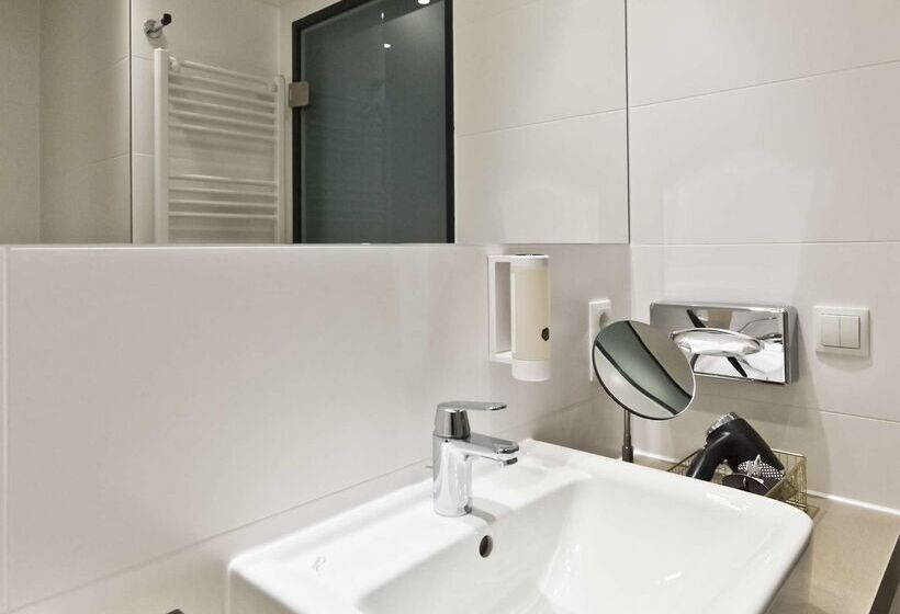 Elaya Hotel Munich City