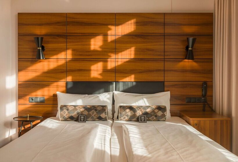 Elaya Hotel Munich City