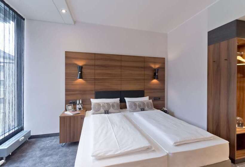 Elaya Hotel Munich City