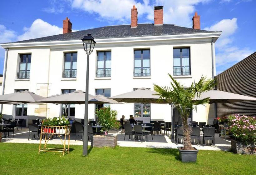 هتل Auberge Du Château Bleu