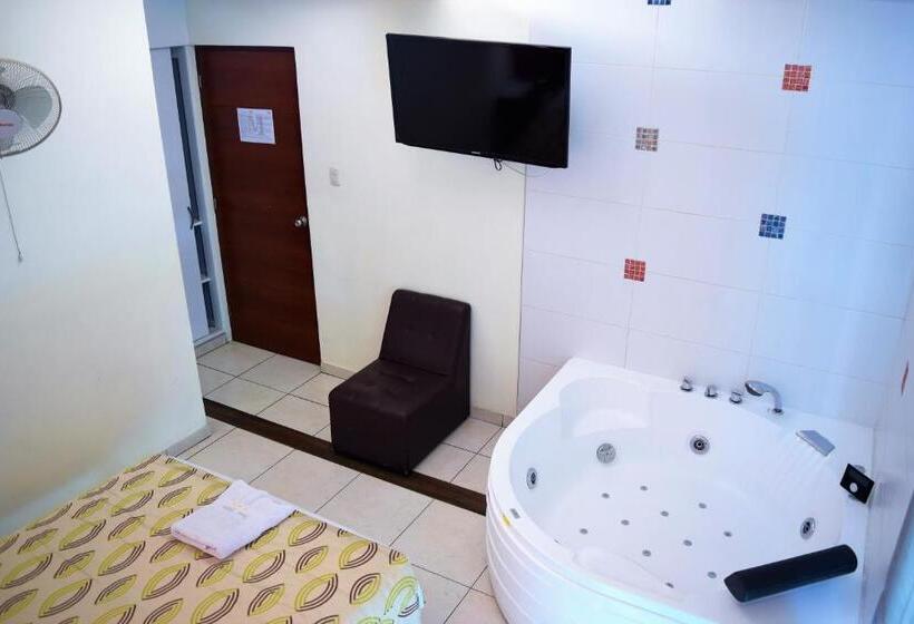 هتل Colors Canada