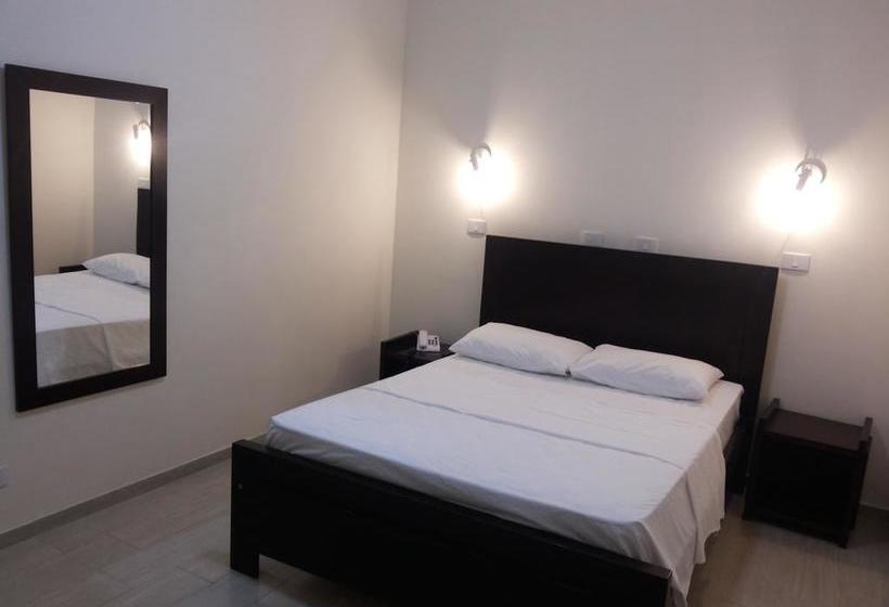 בית מלון כפרי Dumont Park