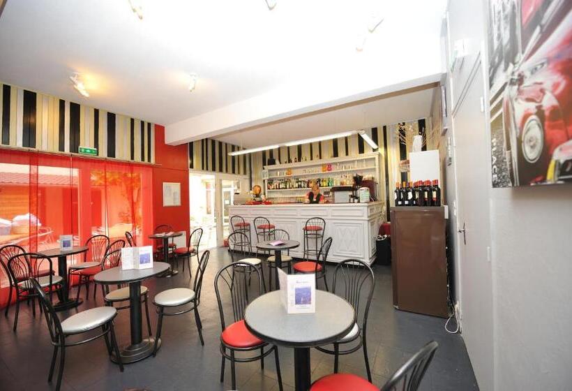 בית מלון כפרי Hôtel Les Bateliers