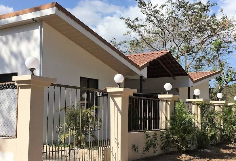 בית מלון כפרי Las Perlitas Rentals Playa Samara