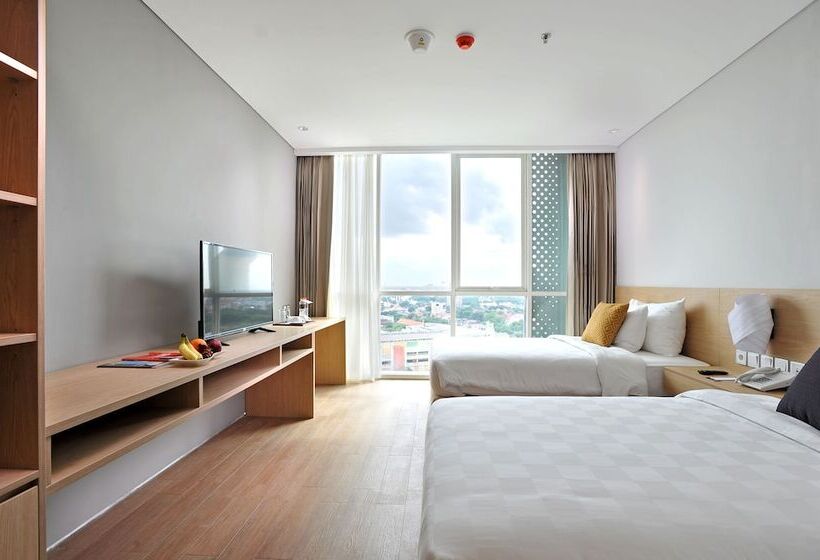 בית מלון כפרי Midtown Residence Surabaya