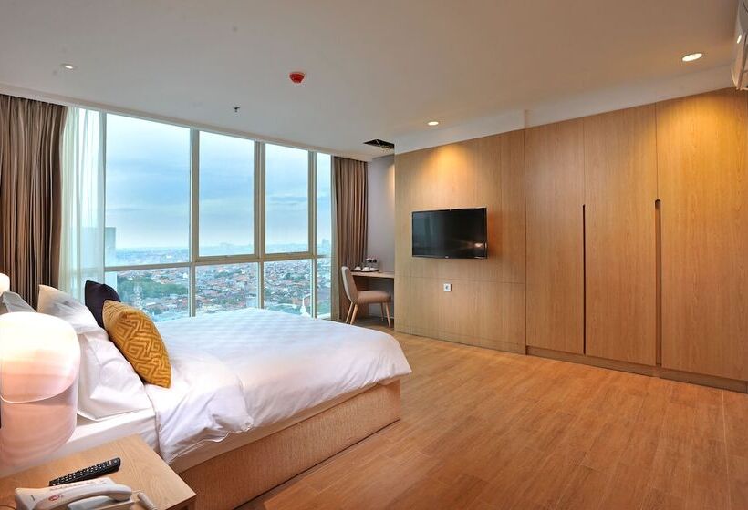 בית מלון כפרי Midtown Residence Surabaya