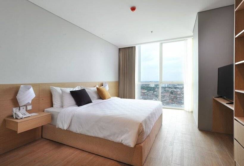 בית מלון כפרי Midtown Residence Surabaya