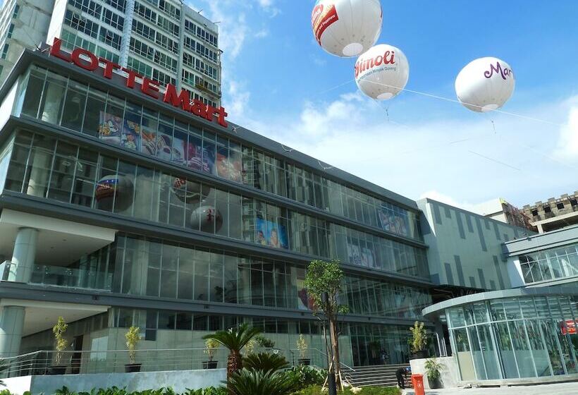 בית מלון כפרי Midtown Residence Surabaya