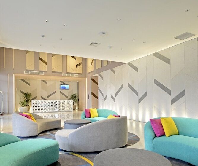 בית מלון כפרי Midtown Residence Surabaya