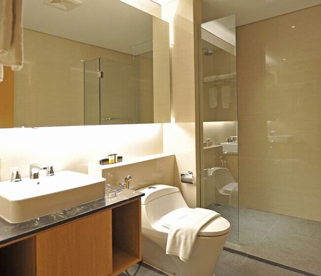 בית מלון כפרי Midtown Residence Surabaya