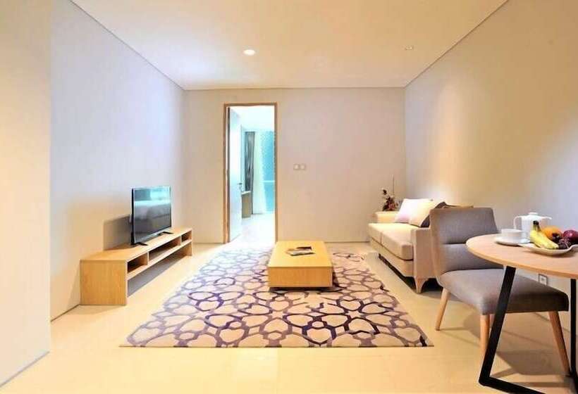 בית מלון כפרי Midtown Residence Surabaya