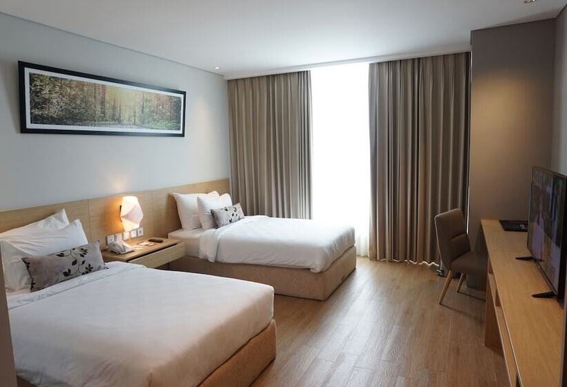 בית מלון כפרי Midtown Residence Surabaya