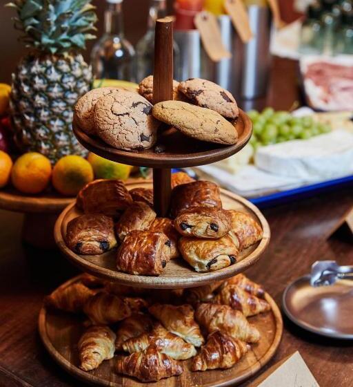 هتل Henrietta Experimental