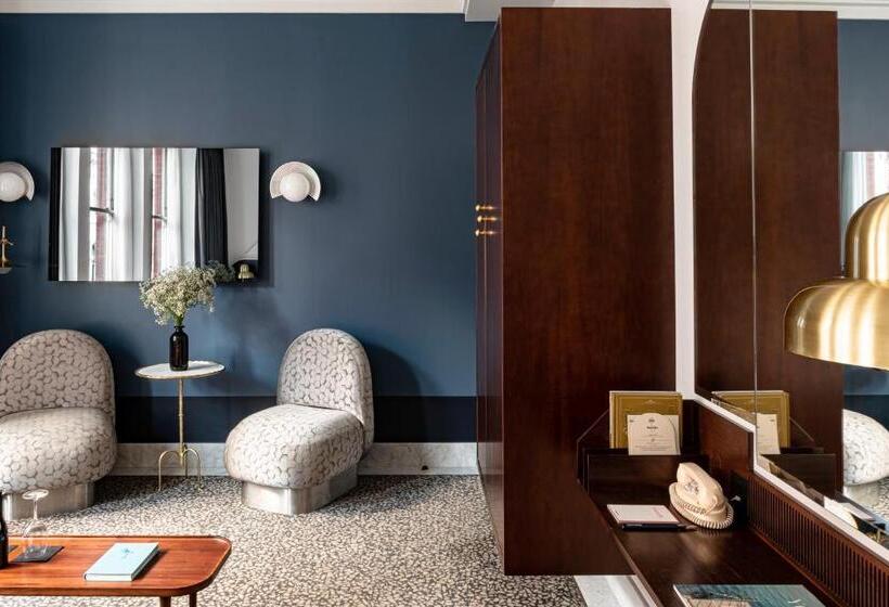 هتل Henrietta Experimental