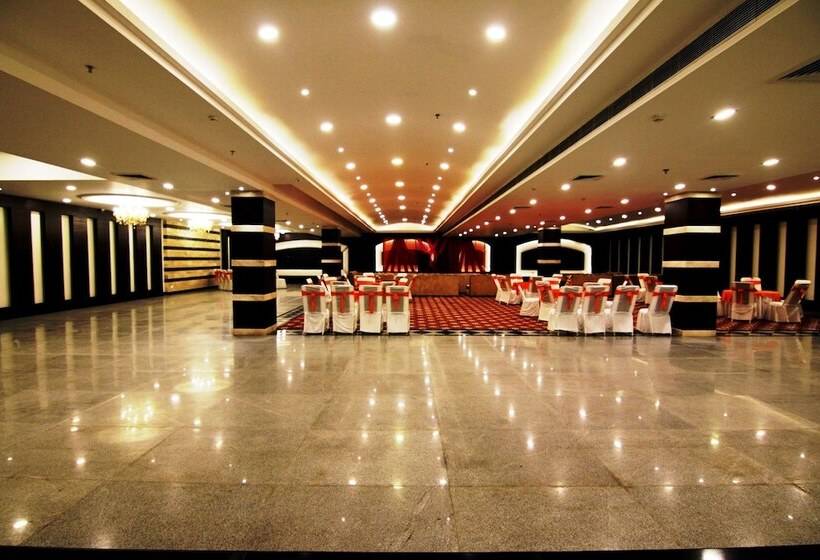 ホテル Trinetar Gardens