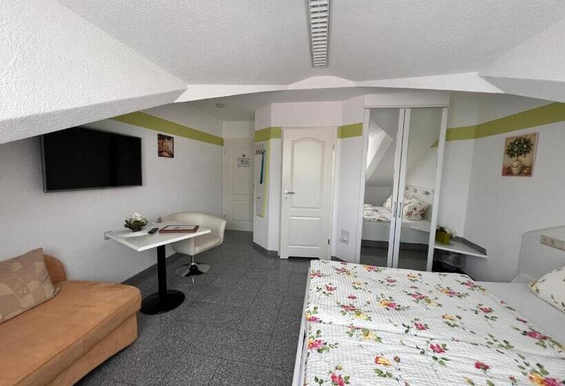 ホテル Und Pension Am Burchardikloster