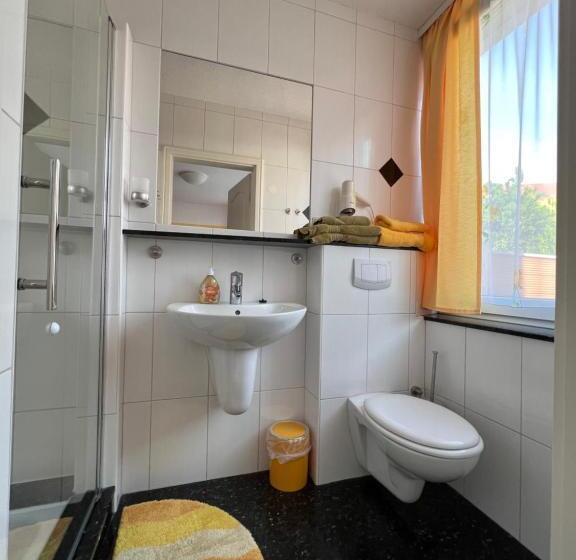 ホテル Und Pension Am Burchardikloster