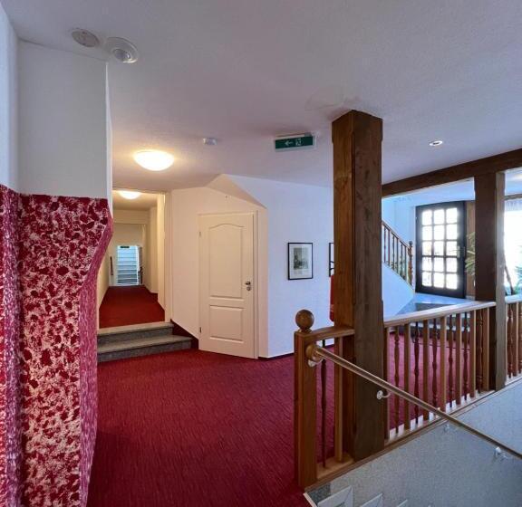 ホテル Und Pension Am Burchardikloster