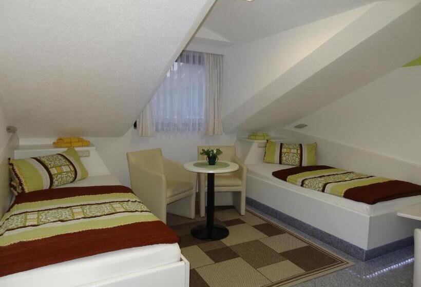 ホテル Und Pension Am Burchardikloster