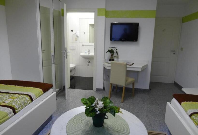 ホテル Und Pension Am Burchardikloster