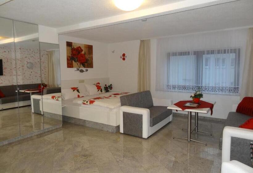 ホテル Und Pension Am Burchardikloster