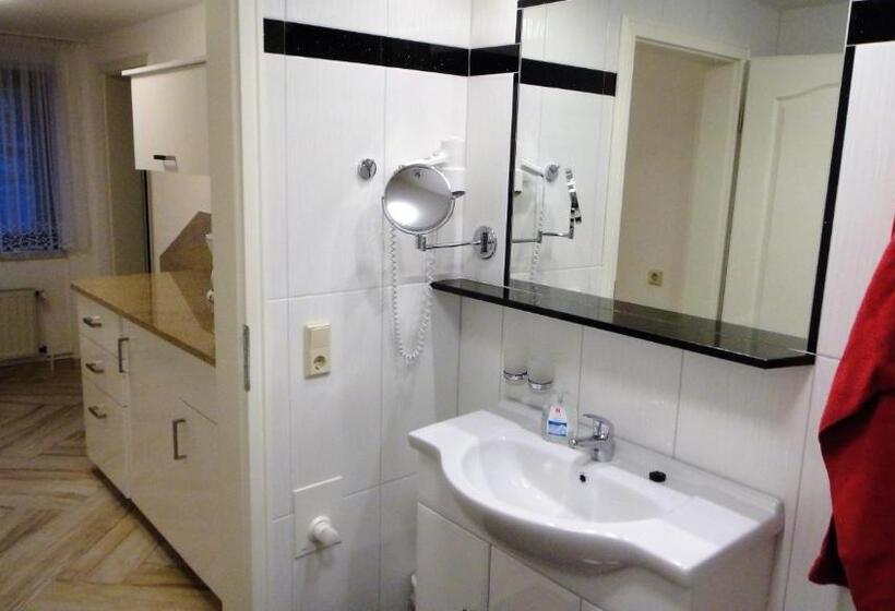 ホテル Und Pension Am Burchardikloster