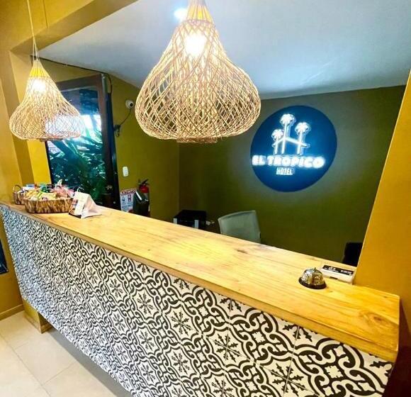 Отель Y Cabinas Del Trópico