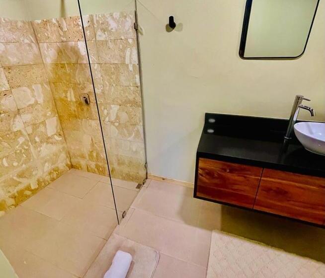 Отель Y Cabinas Del Trópico